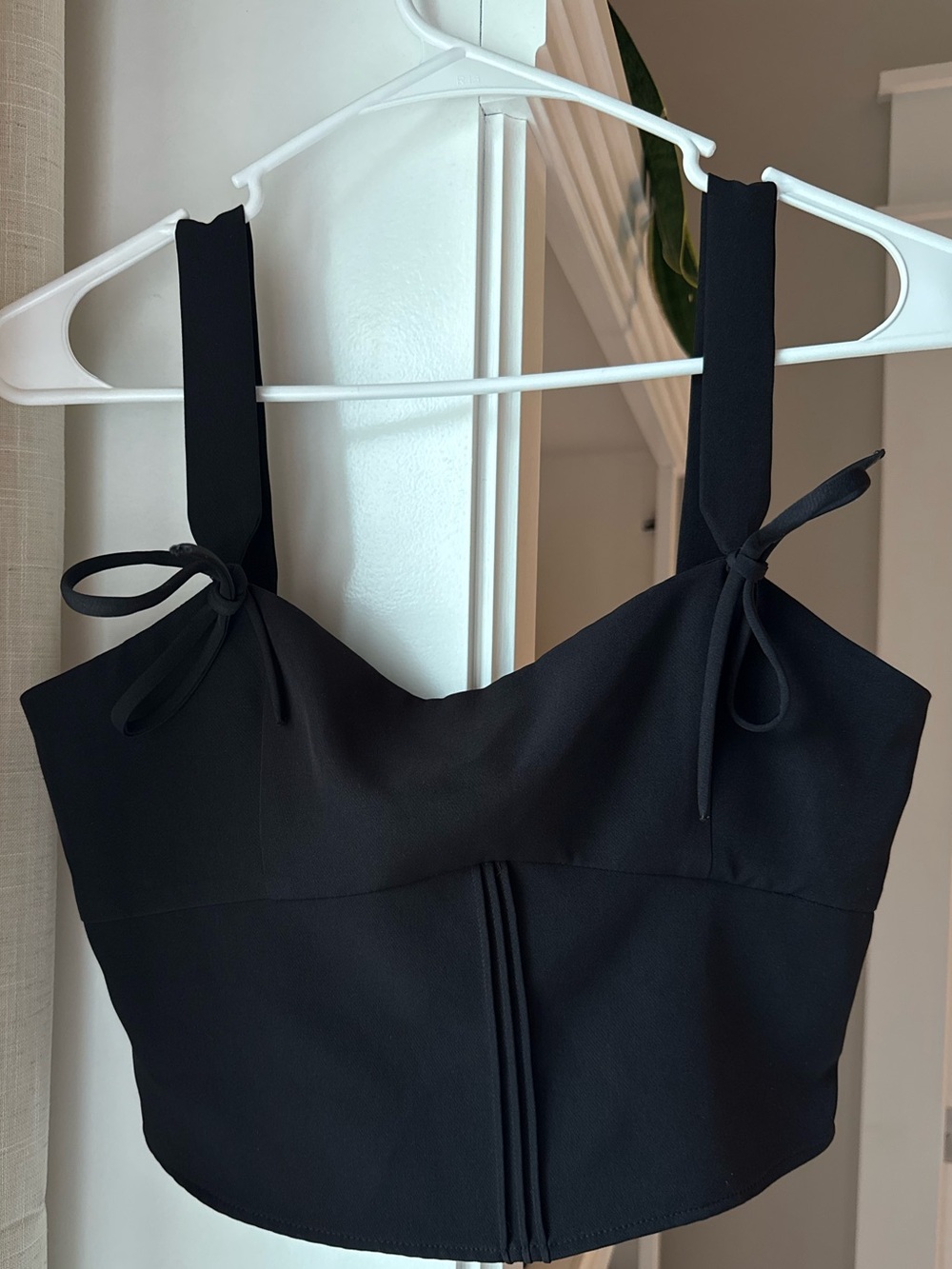 NWT Zara Black Tie Strap Structured Crop Top Size Medium